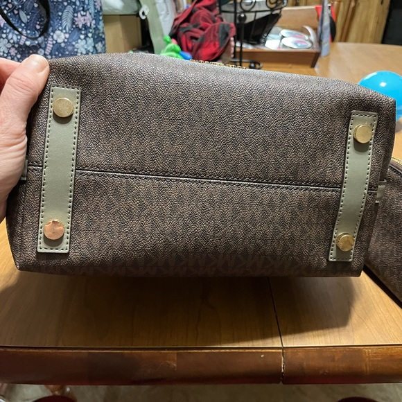 Michael Kors gorgeous shoulder bag. Brand New Excellent Condition - Picture 4 of 4